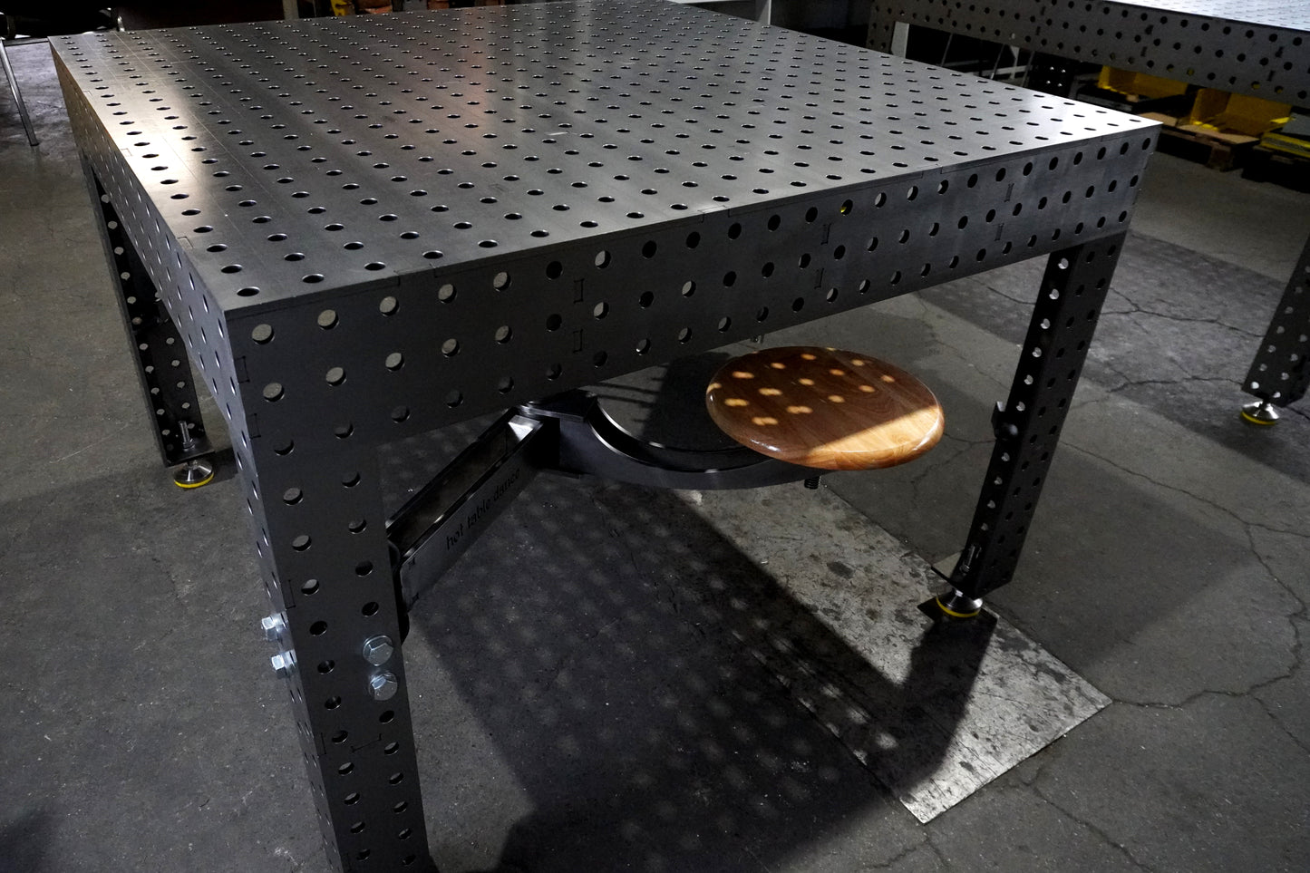 Schwebehocker| Arbeitshocker für Schweißtisch