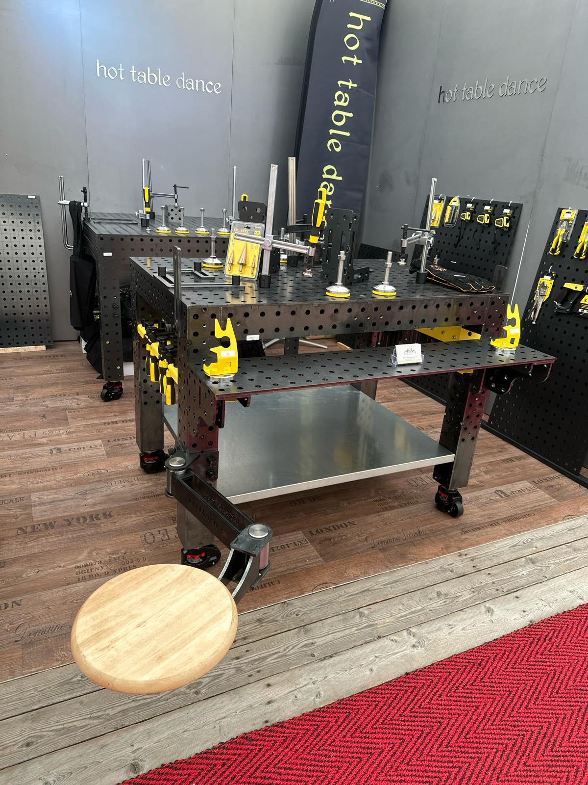 Schwebehocker| Arbeitshocker für Schweißtisch