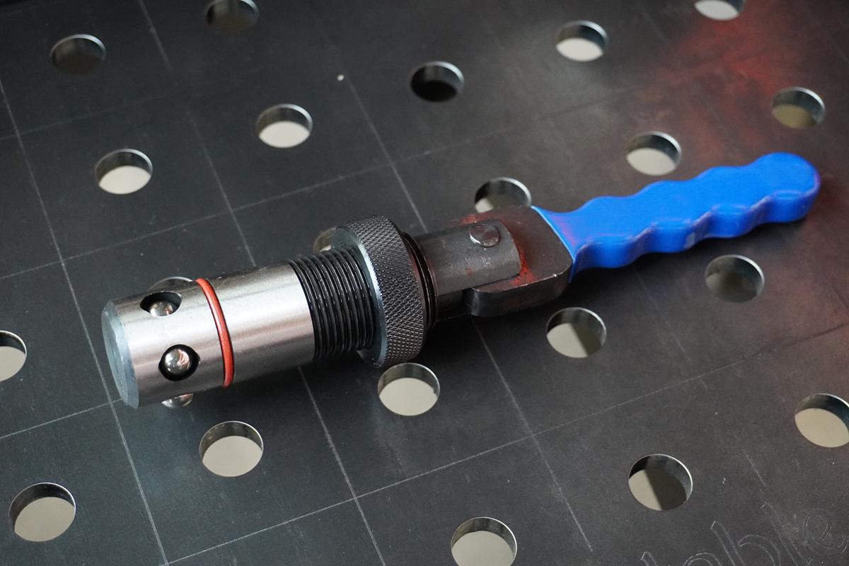 Schnellspannbolzen mit Griff D28x50mm