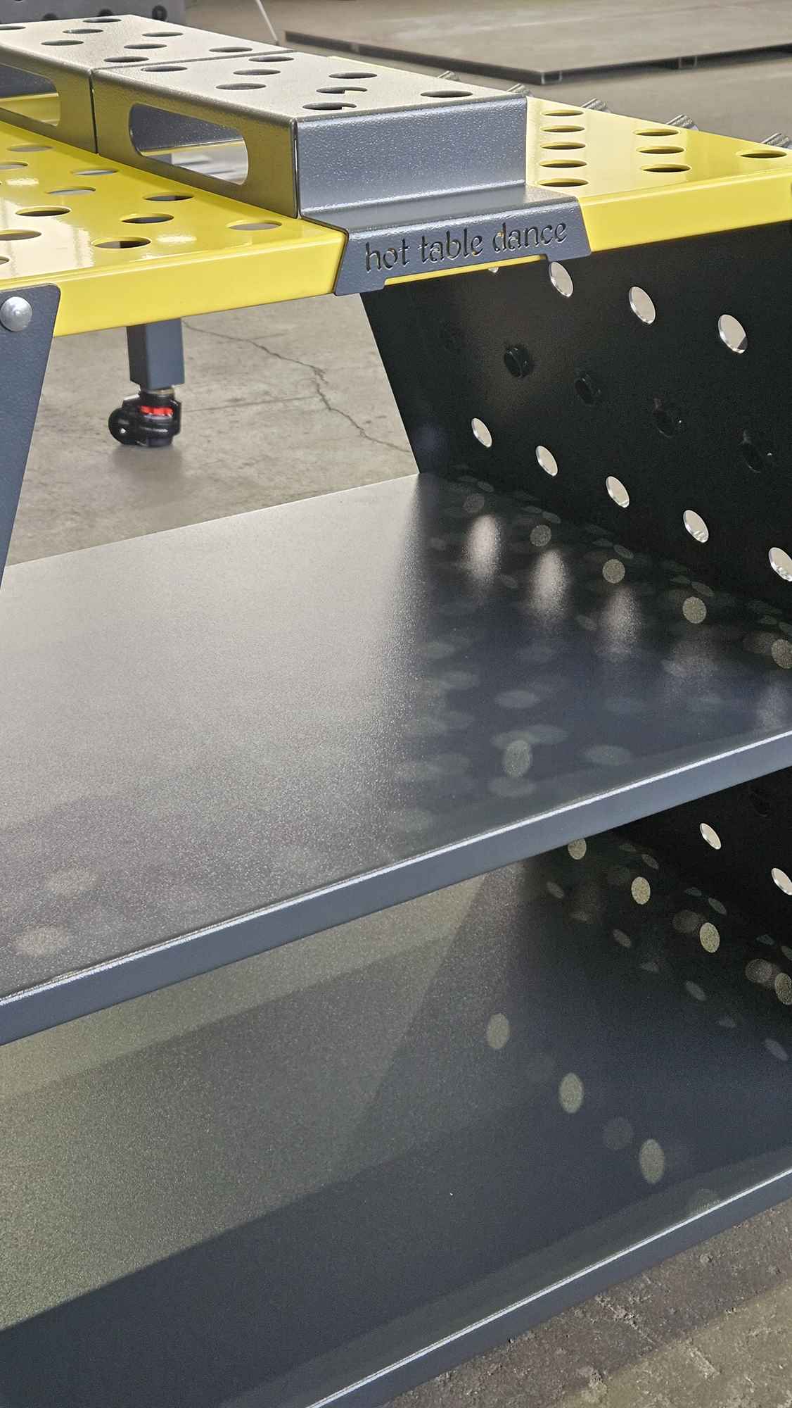 Mobiler Werkzeugwagen Set D16 – Komplettset mit Spanntechnik für 16 mm Schweißtischsysteme