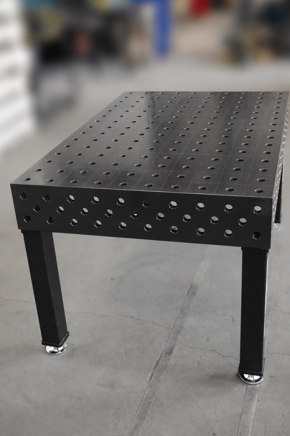 Schweißtisch 1500×1000 System 28 – PROFI 3D | Platte 25 mm plasmanitriert inkl. 40-tlg. PROFI Spannset