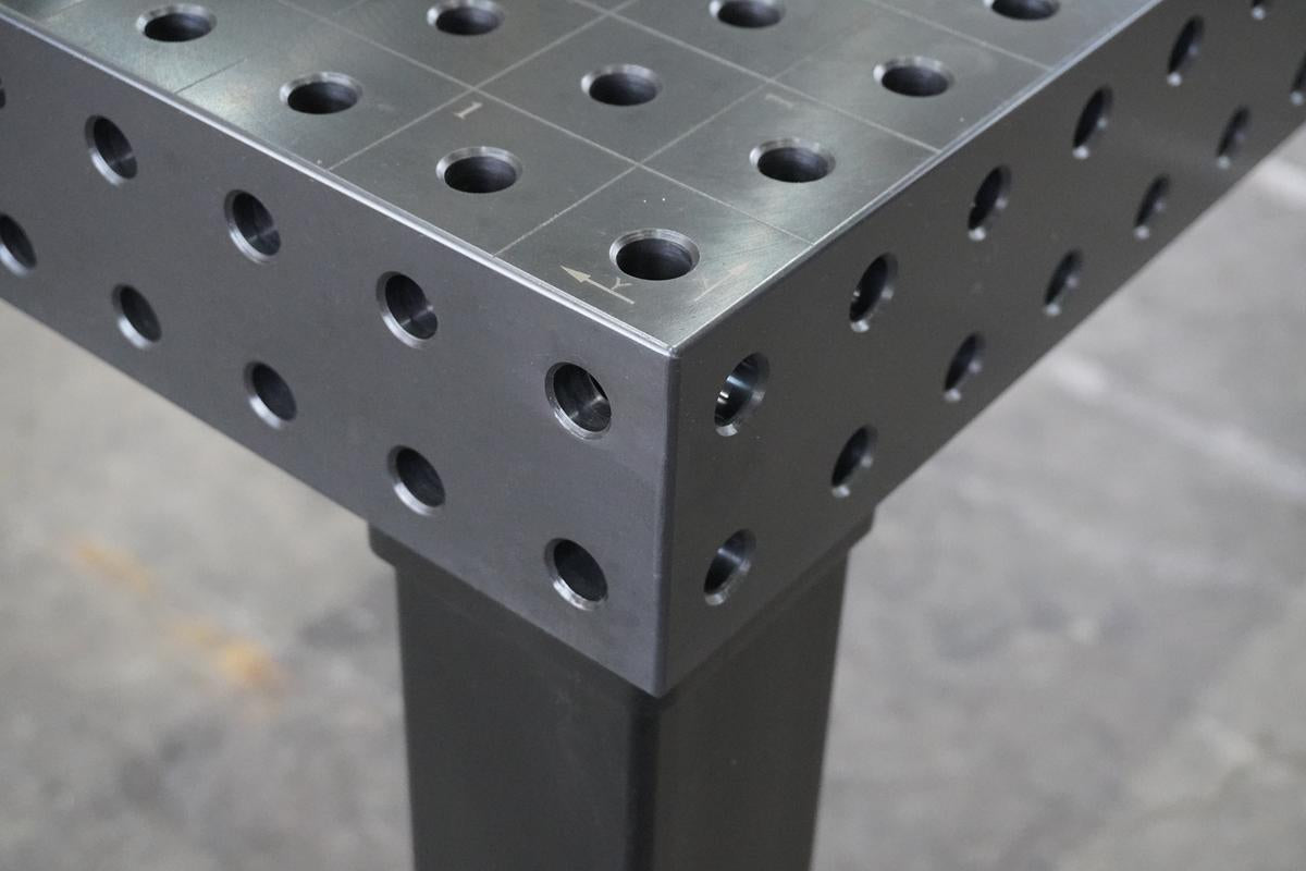 3D Schweißtisch PROFI D16 – 1200 × 1200 × 100 mm | 12 mm plasmanitriert