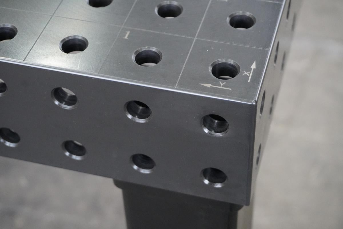 3D Schweißtisch PROFI D16 – 1200 × 1200 × 100 mm | 12 mm plasmanitriert