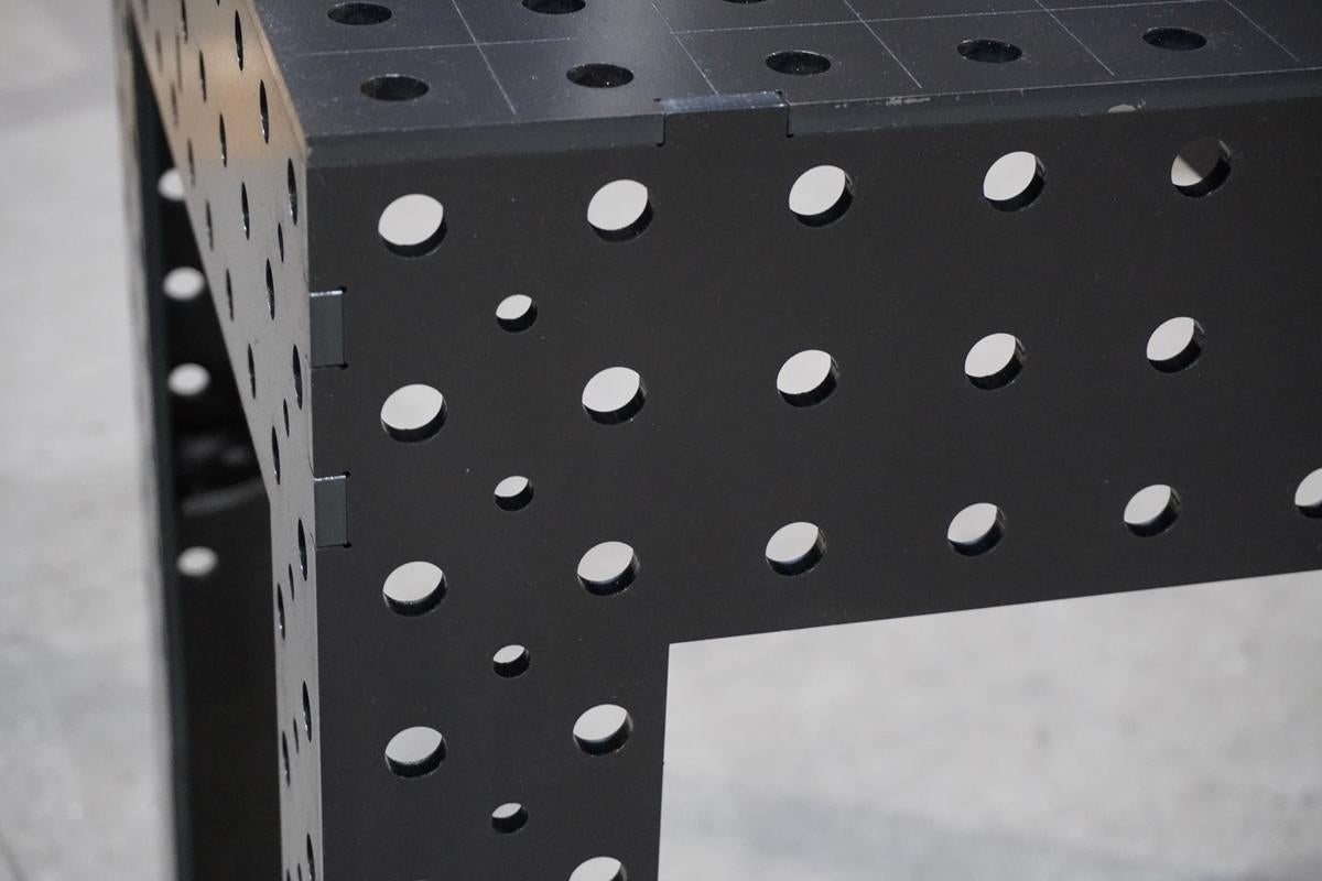 Premium Schweißtisch D16 1000×600×150×6 mm – Kompakter Systemtisch