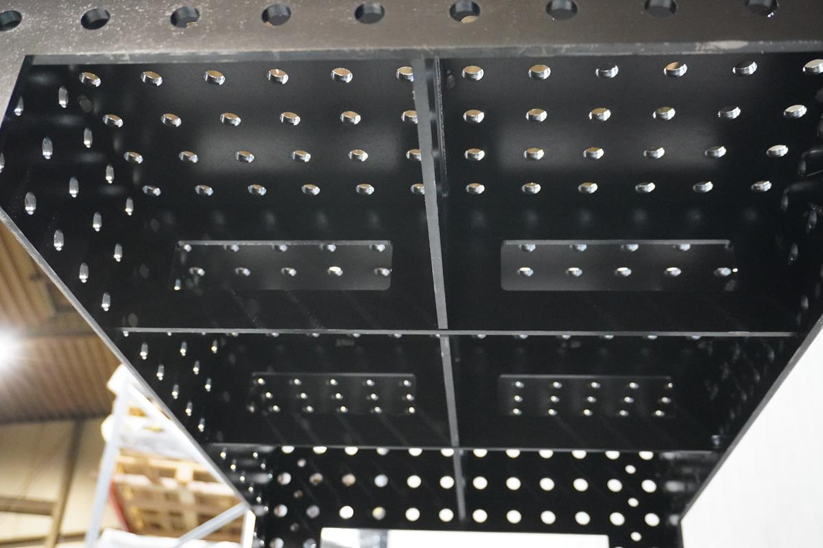 Premium Schweißtisch D16 1000×600×150×6 mm – Kompakter Systemtisch