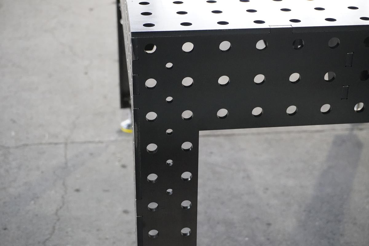 Premium Schweißtisch D16 1000×600×150×6 mm – Kompakter Systemtisch