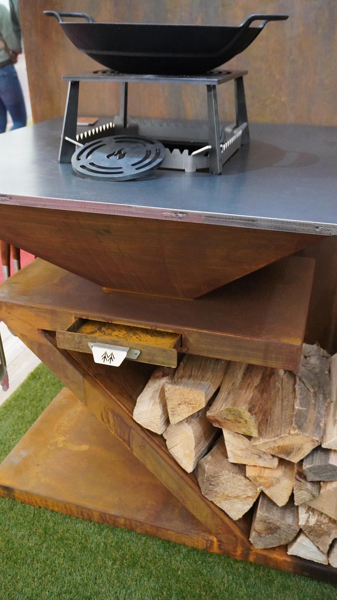Grillrost 85 mit Wokeinsatz 300x300x150mm