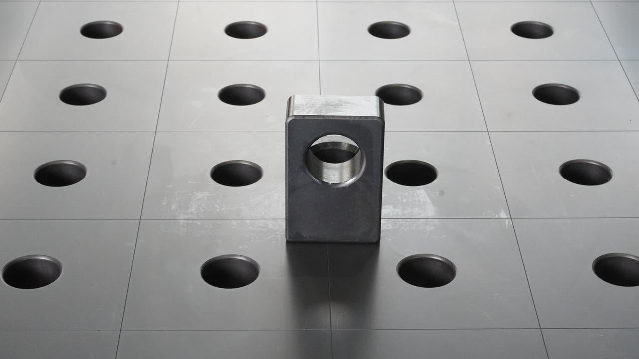 Spannwinkel D28  75x50x75x25mm