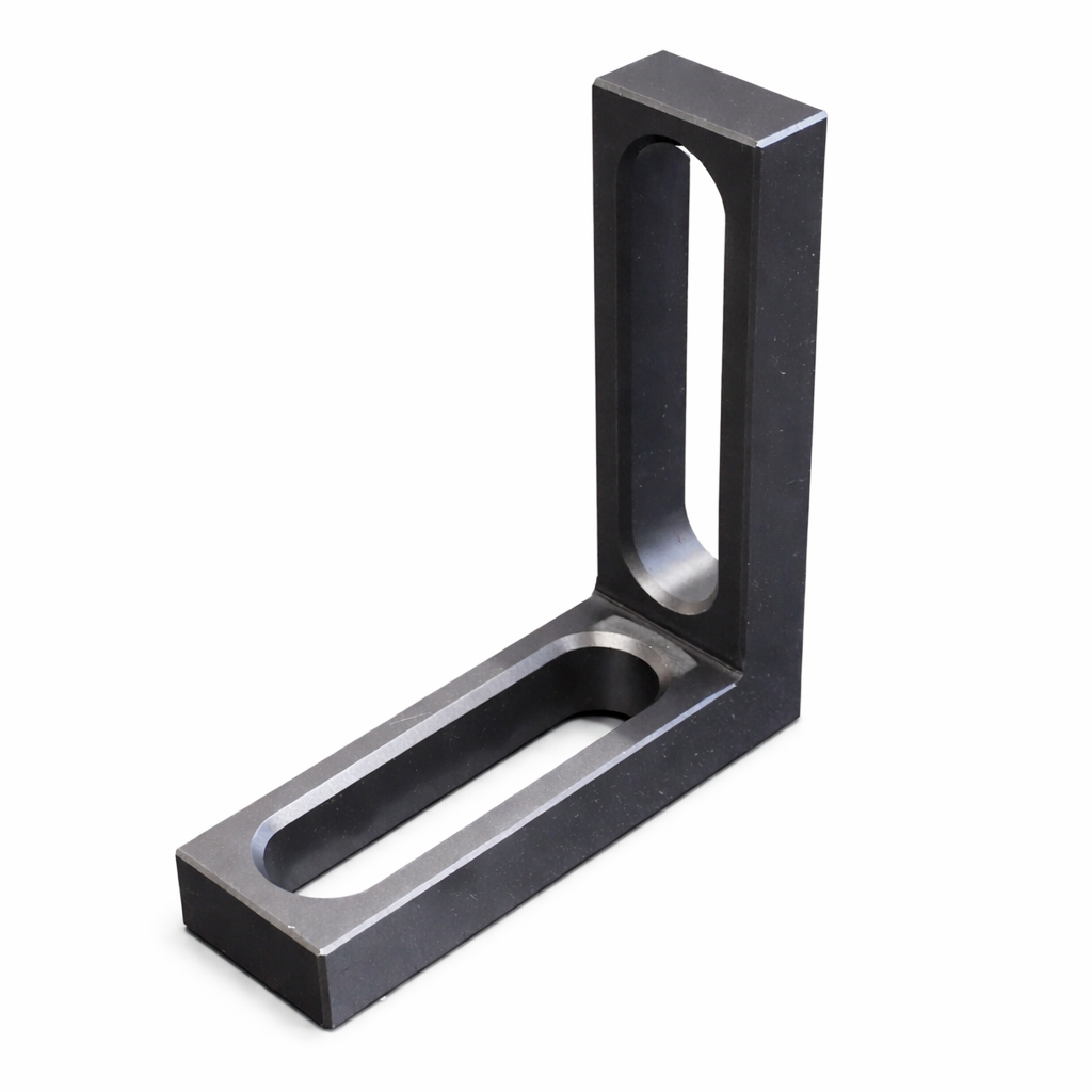 Anschlag-Spannwinkel D28 – 175×50×175×25 mm (2× Langloch)