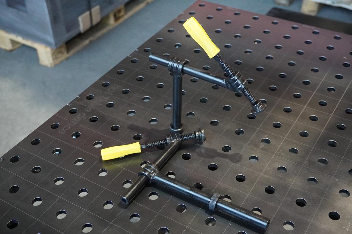 Set 2x Rohrschraubzwinge 45° | D16
