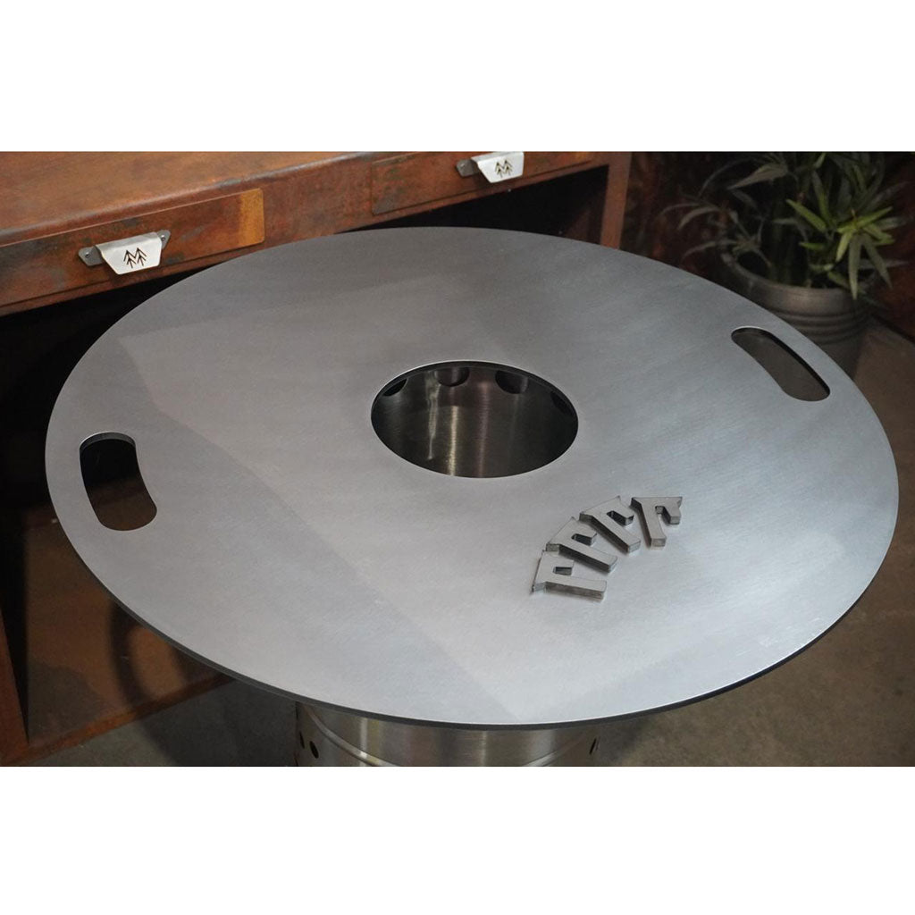 Massive Feuerplatte aus 8 mm Stahl für echtes Outdoor-Cooking am offenen Feuer